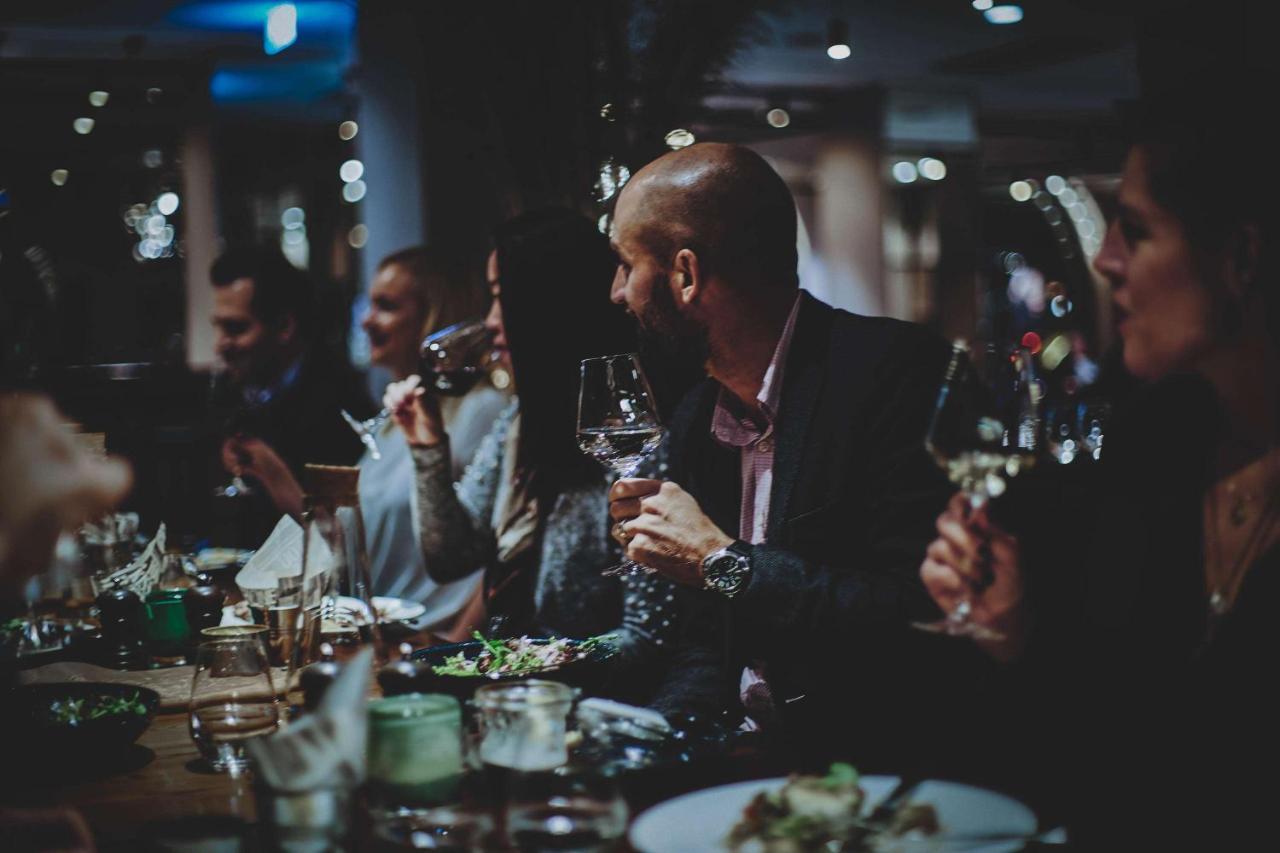 Radisson Collection, Strand Hotel, שטוקהולם מראה חיצוני תמונה A blind tasting in progress