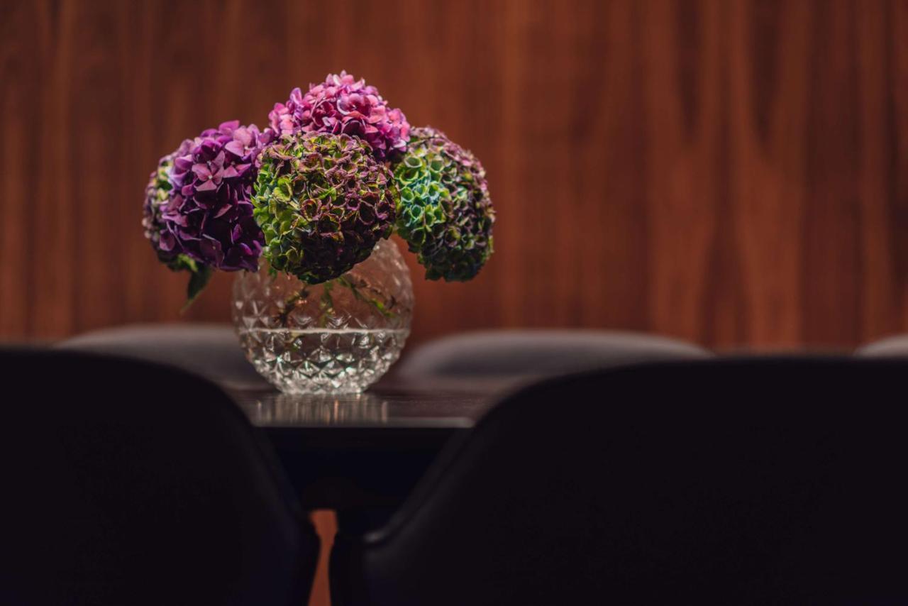 Radisson Collection, Strand Hotel, שטוקהולם מראה חיצוני תמונה A flower vase