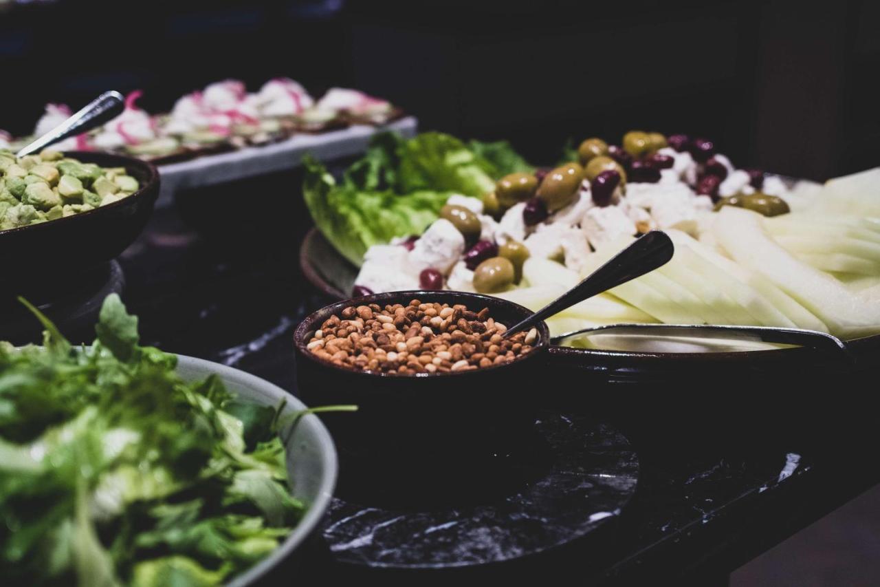 Radisson Collection, Strand Hotel, שטוקהולם מראה חיצוני תמונה A salad bar