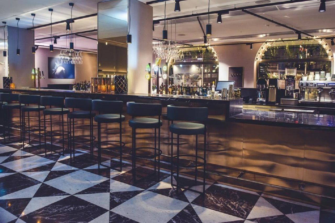 Radisson Collection, Strand Hotel, שטוקהולם מראה חיצוני תמונה The bar at the hotel